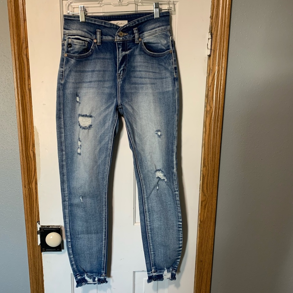 Women’s size 27 KanCan jeans mid rise worn once!